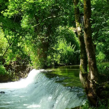 Le Moulin D'eysus : Du Pont De Pierres Hébergement de vacances Eysus